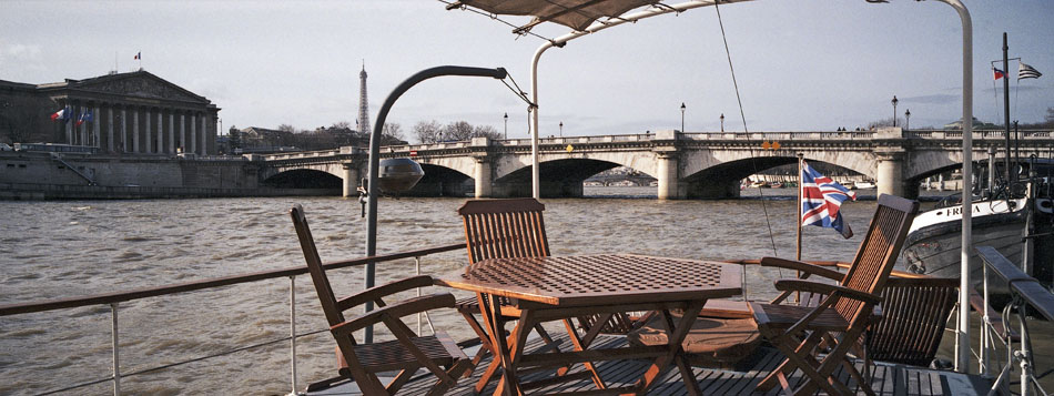 Mardi 13 février 2007, chez Mort, sur le vapeur Alméria, port de la Concorde, à Paris.