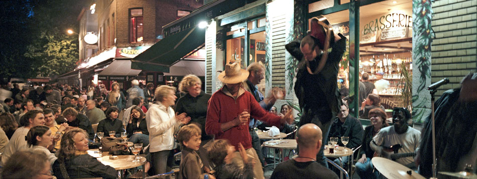 Jeudi 21 juin 2007, la fête de la musique, terrasse des Tilleuls, parvis de Croix, à Wazemmes, Lille.