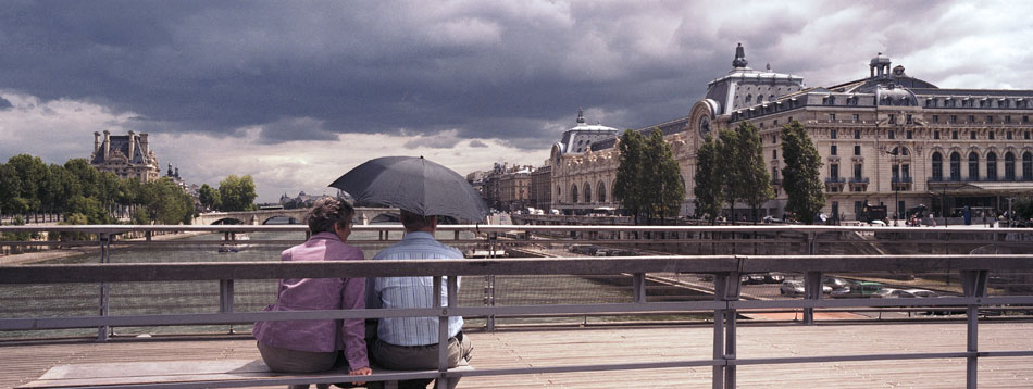 Mercredi 27 juin 2007, le musée d'Orsay vu de la passerelle Solférino, à Paris.