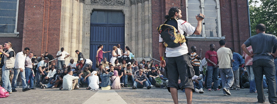 Vendredi 25 mai 2007, manifestation de sans papiers, parvis de Croix, à Wazemmes, Lille.