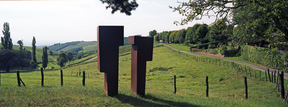 Mardi 19 août 2008 (2), statue de Mathilde Pénicaud, château de Javernand, à Chiroubles.