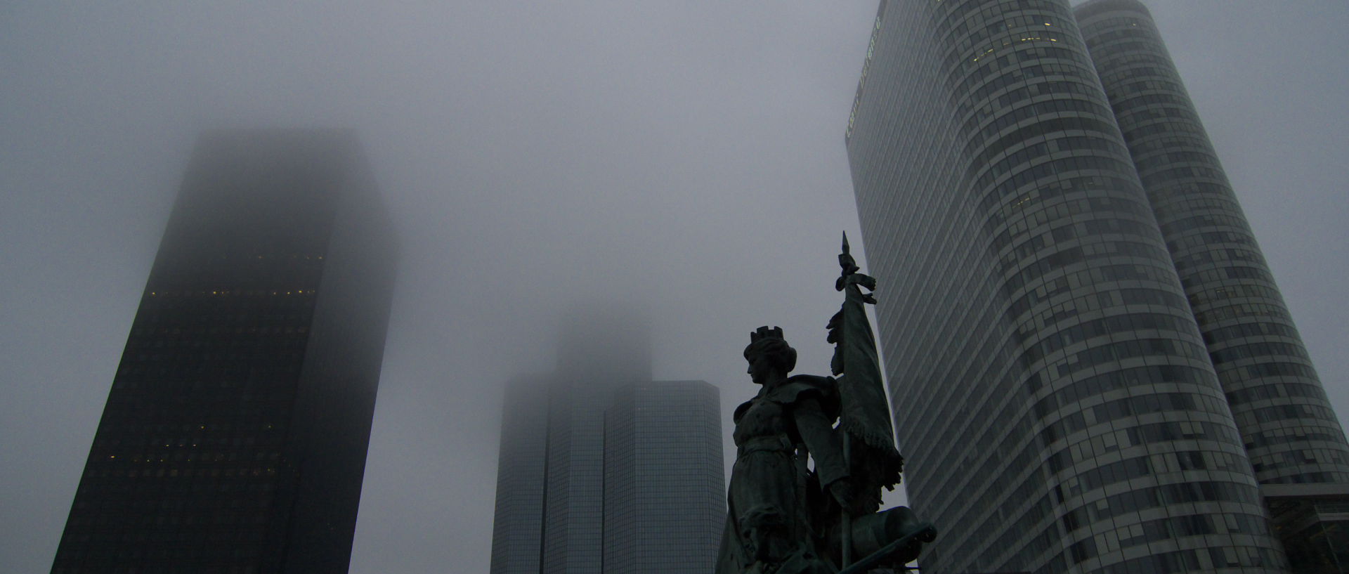 Dimanche 14 décembre 2008, parvis de Paris la Défense.