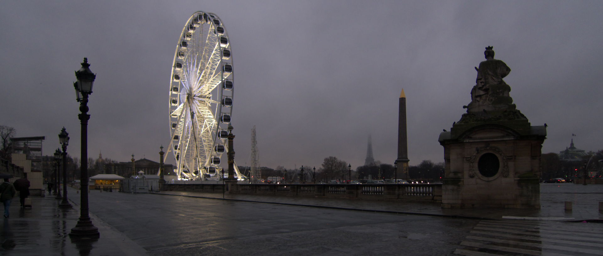 Mercredi 3 décembre 2008, place de la Concorde, à Paris.