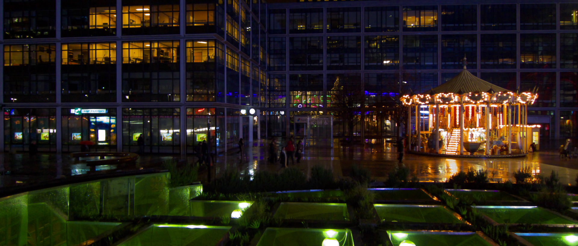 Samedi 13 décembre 2008 (3), parvis de Paris la Défense.