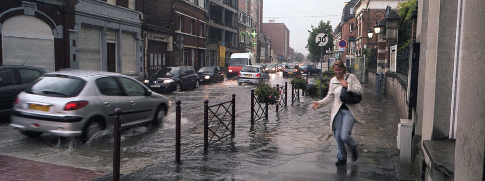 Lundi 2 juin 2008, rue Roger-Salengro, à Hellemmes, Lille.