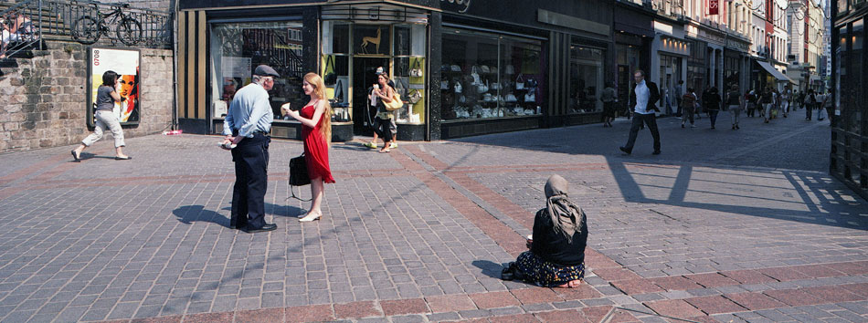 Lundi 9 juin 2008, place du Général-de-Gaulle, à Lille.