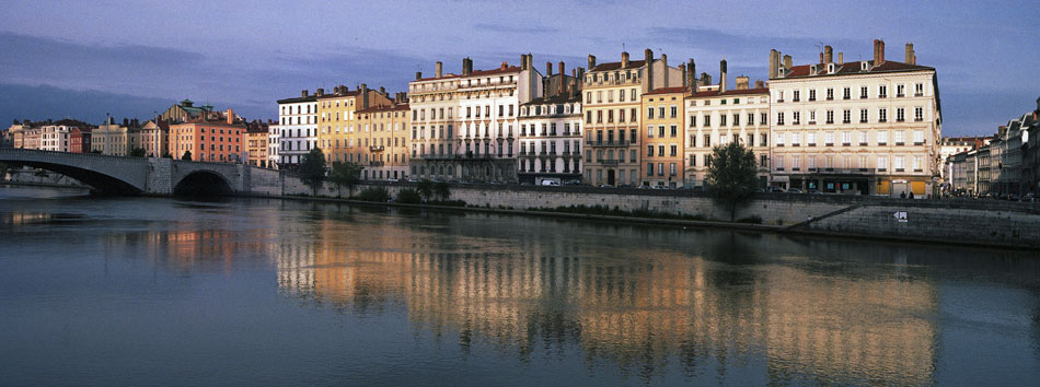 Mercredi 4 juin 2008, quai Fulchiron, sur la Saône, à Lyon.