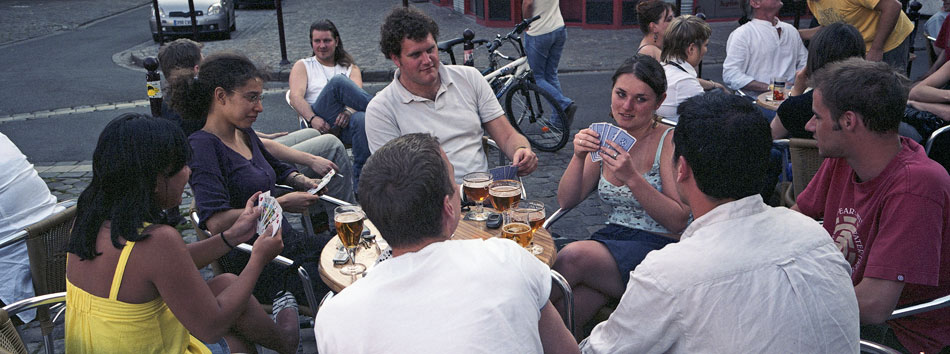 Lundi 12 mai 2008, terrasse des Tilleuls, parvis de Croix, à Wazemmes, Lille.