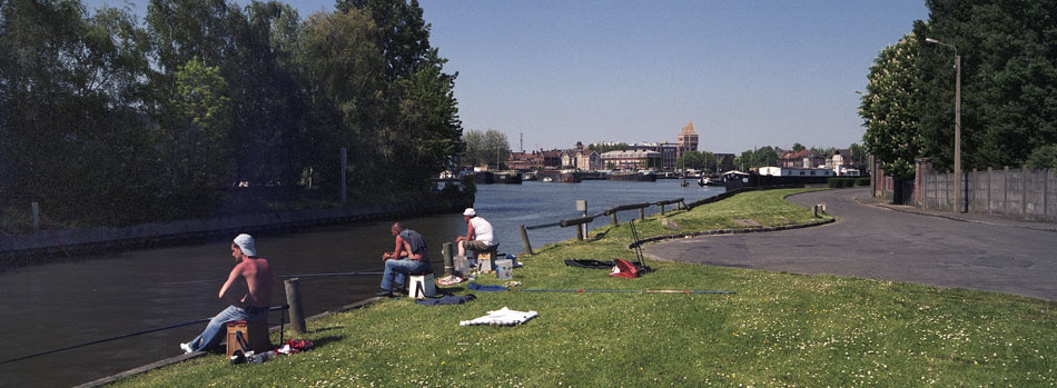 Vendredi 9 mai 2008, quai de l'Ouest, à Lille. Au loin, le nouveau site d'Eurratechnologies.