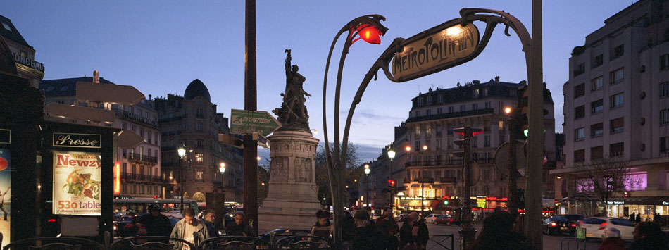 Mardi 25 mars 2008, place Clichy, à Paris.