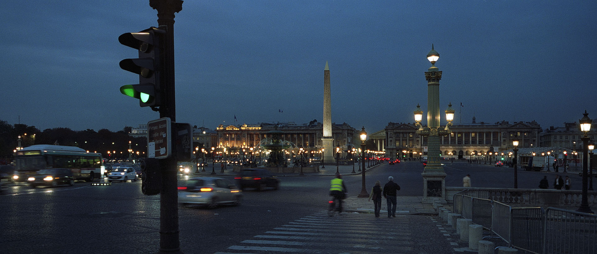 Mardi 14 octobre 2008, place de la Concorde, à Paris.