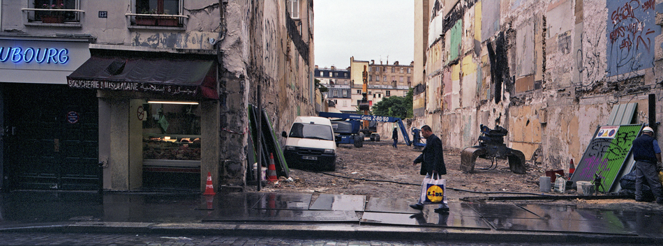 Vendredi 5 septembre 2008, rue du Faubourg du Temple, à Paris.