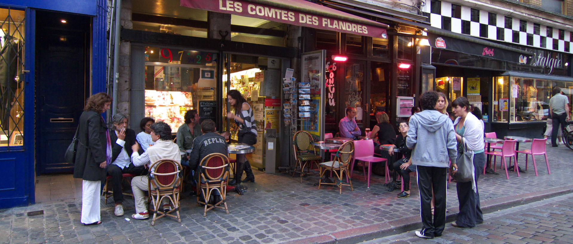 Photo de scène de rue, Lille, rue de la Monnaie.