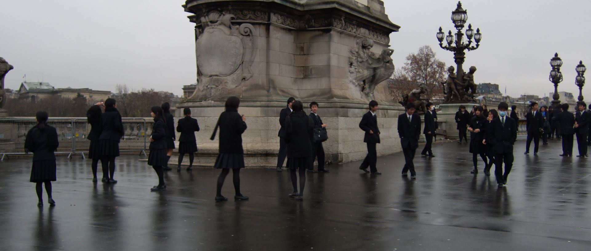 Photo de scène de rue, Paris, pont Alexandre III.
