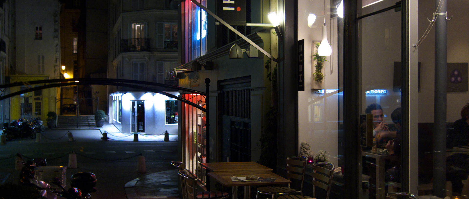 Photo de paysage urbain, Paris, rue Cloche percée.