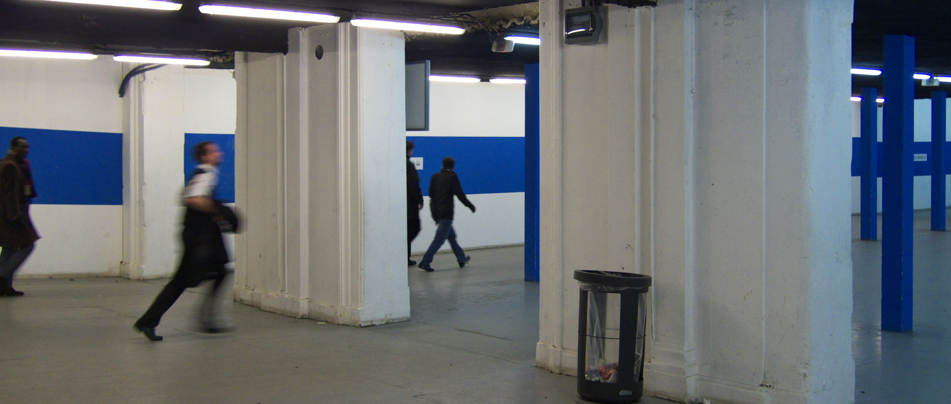 Photo dans la gare Saint-Lazare, Paris.