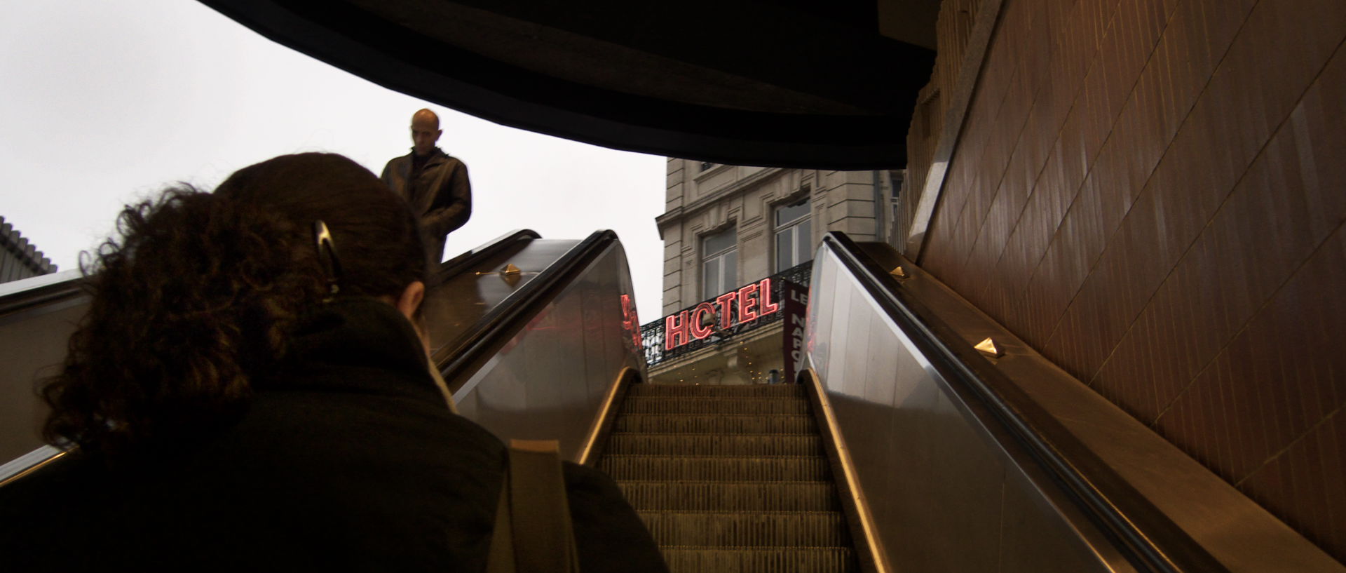 Photo à la sortie de la station de métro et tram, Lille Flandres.