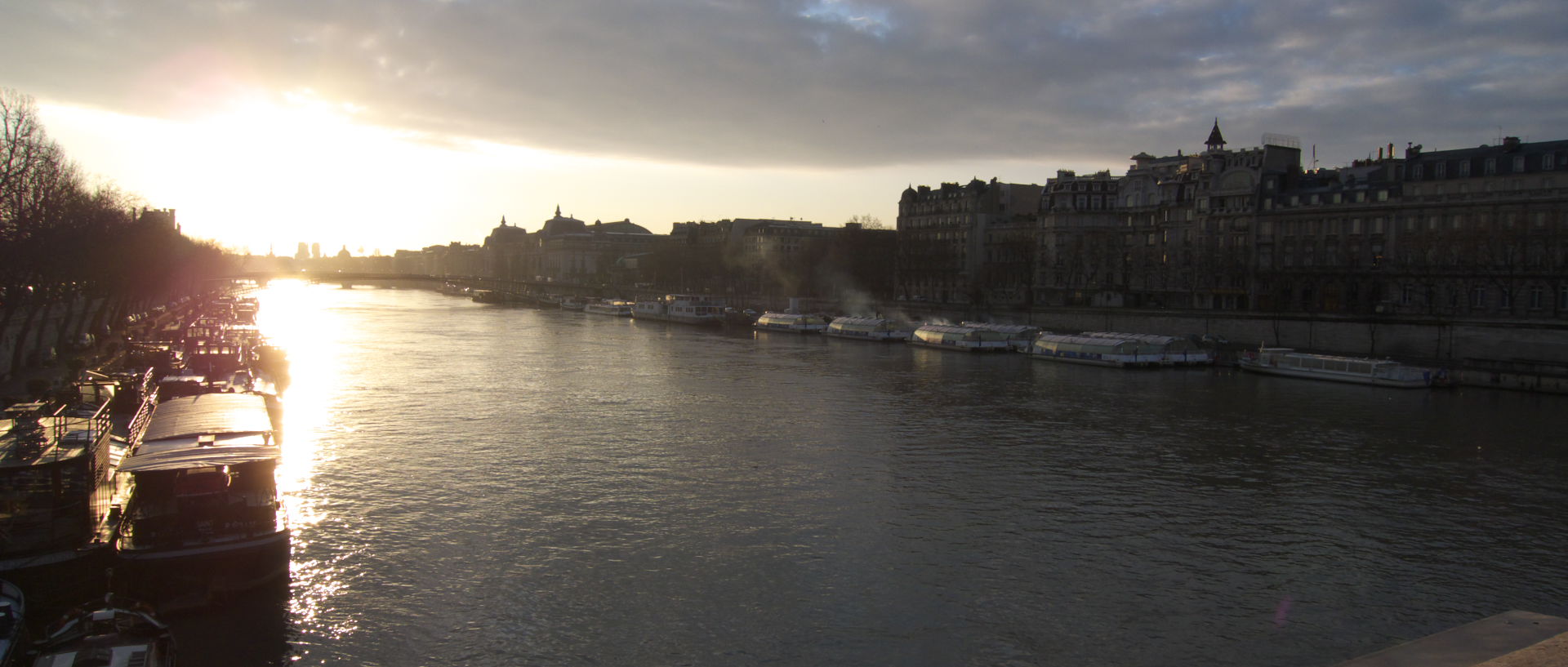 Mercredi 11 février 2009, 8:44, pont de la Concorde, à Paris.