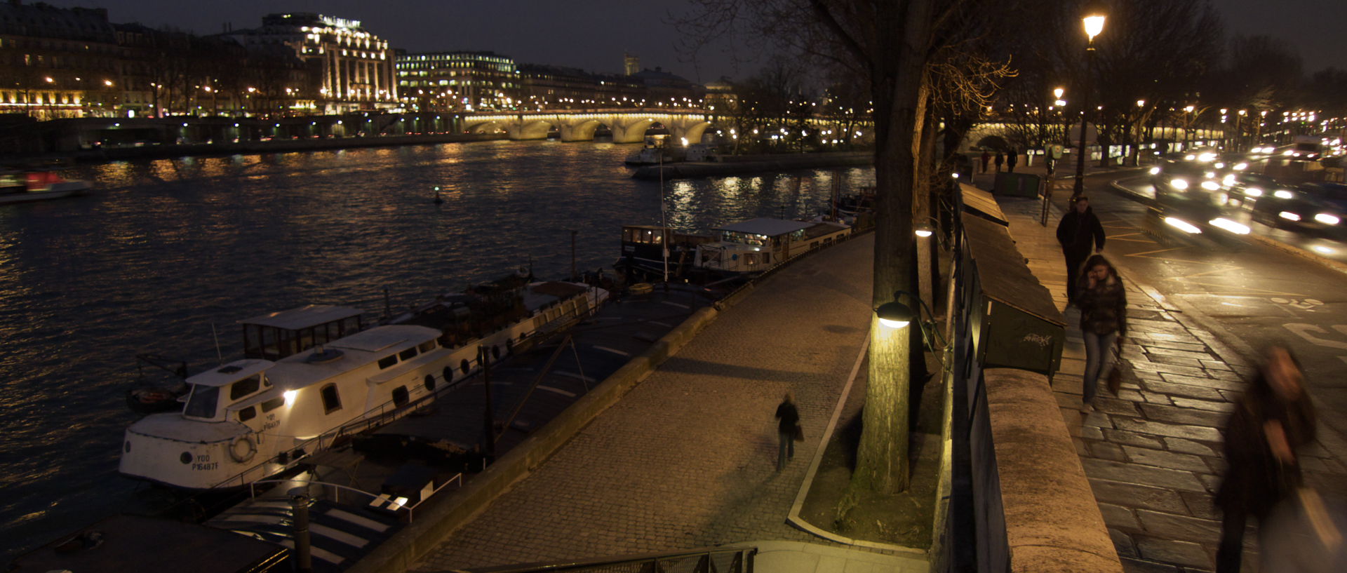 Mercredi 18 février 2009, 18:46, quai de Conti, à Paris.