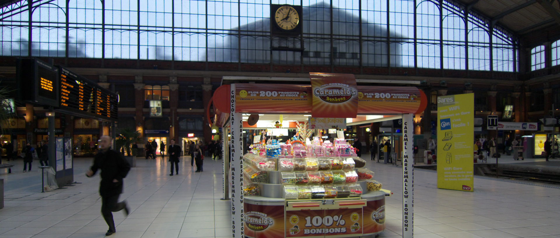 Mardi 24 février 2009, 8:03, gare de Lille Flandres.