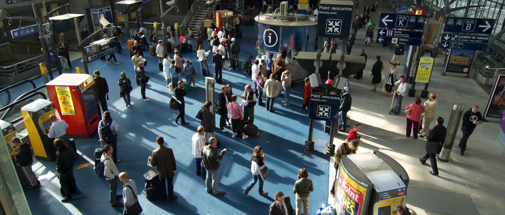 Photo dans une gare SNCF, Lille Europe.