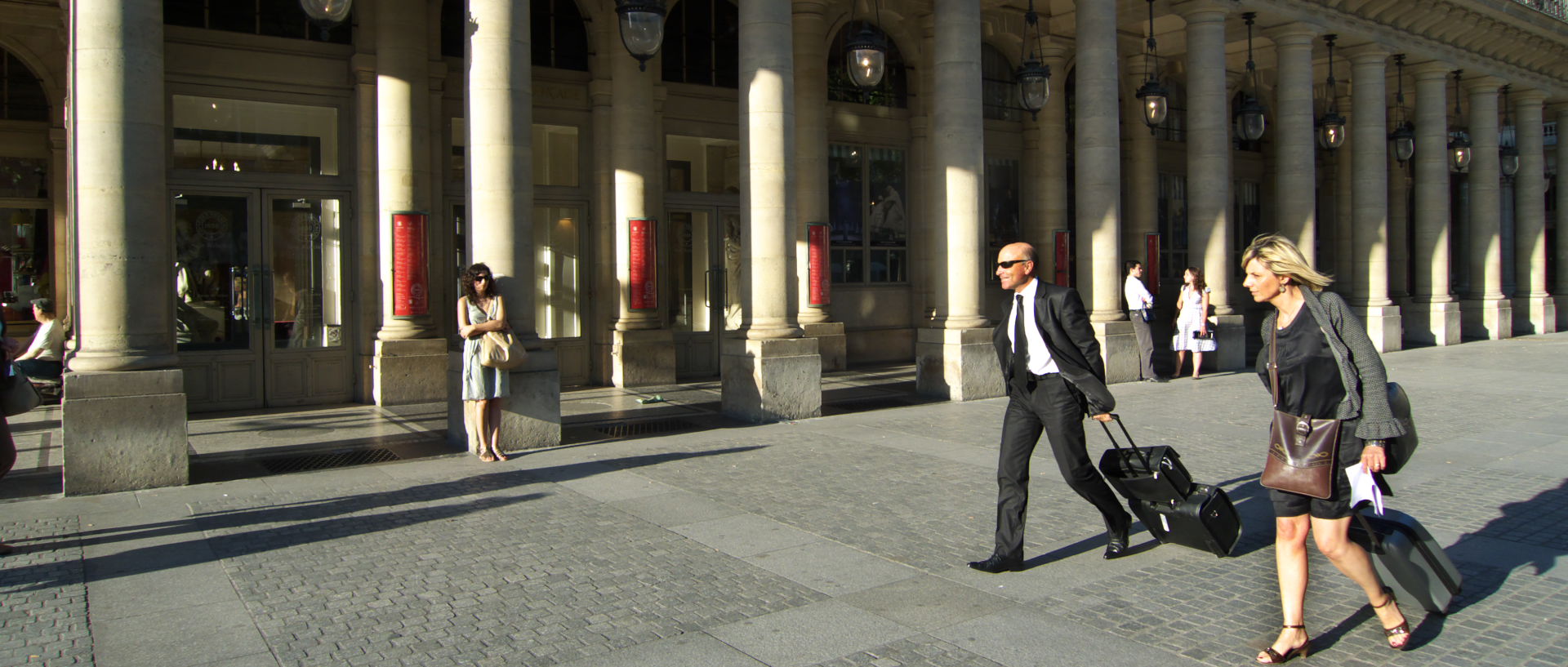 Photo de scène de rue, Paris, place Colette.