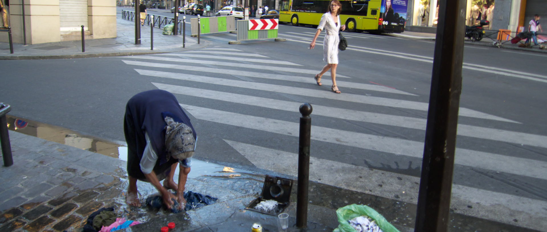 Photo de scène de rue, Paris, rue des Mathurins.