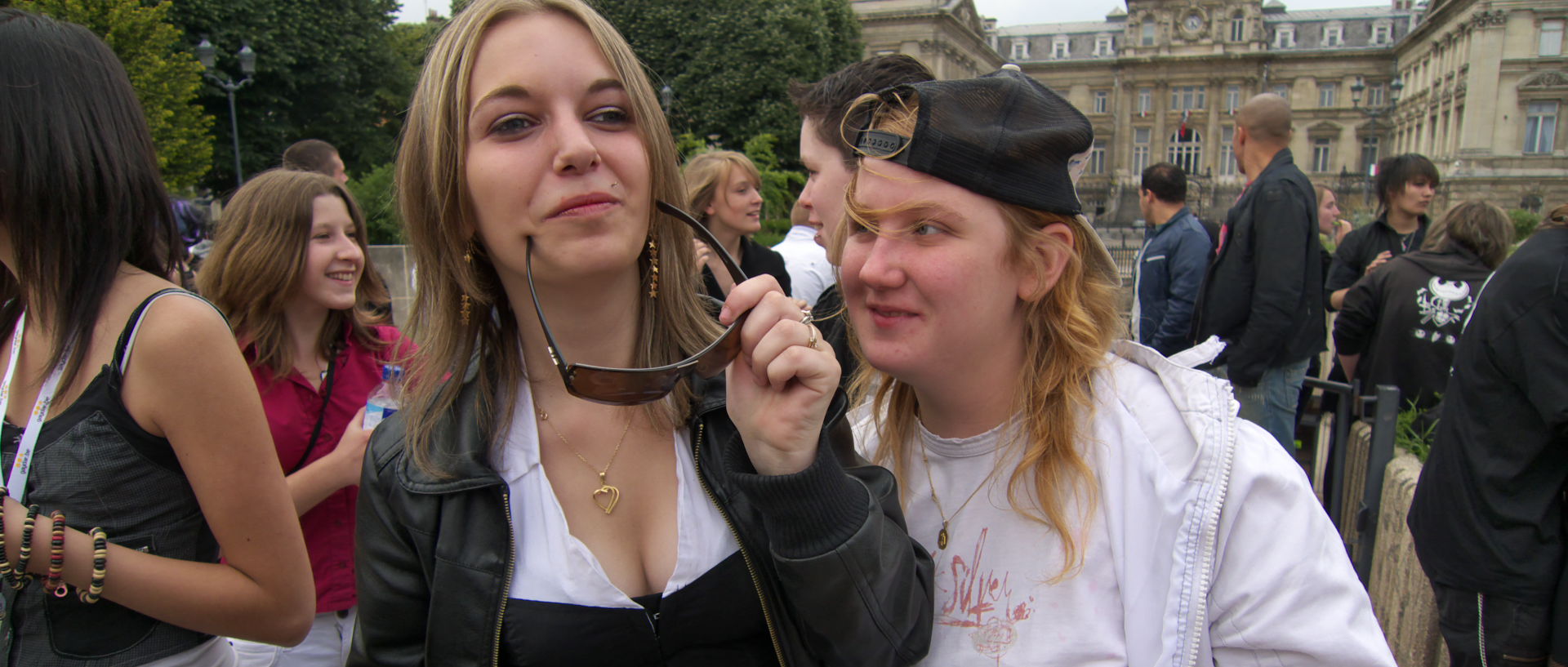 Photo de la lesbian et gay pride, Lille, place de la République.