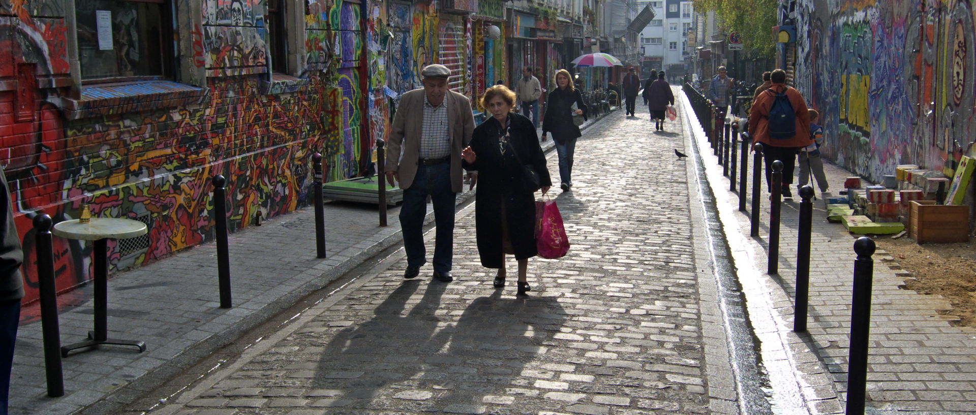 Photo de scène de rue, Paris, rue Dénoyez.