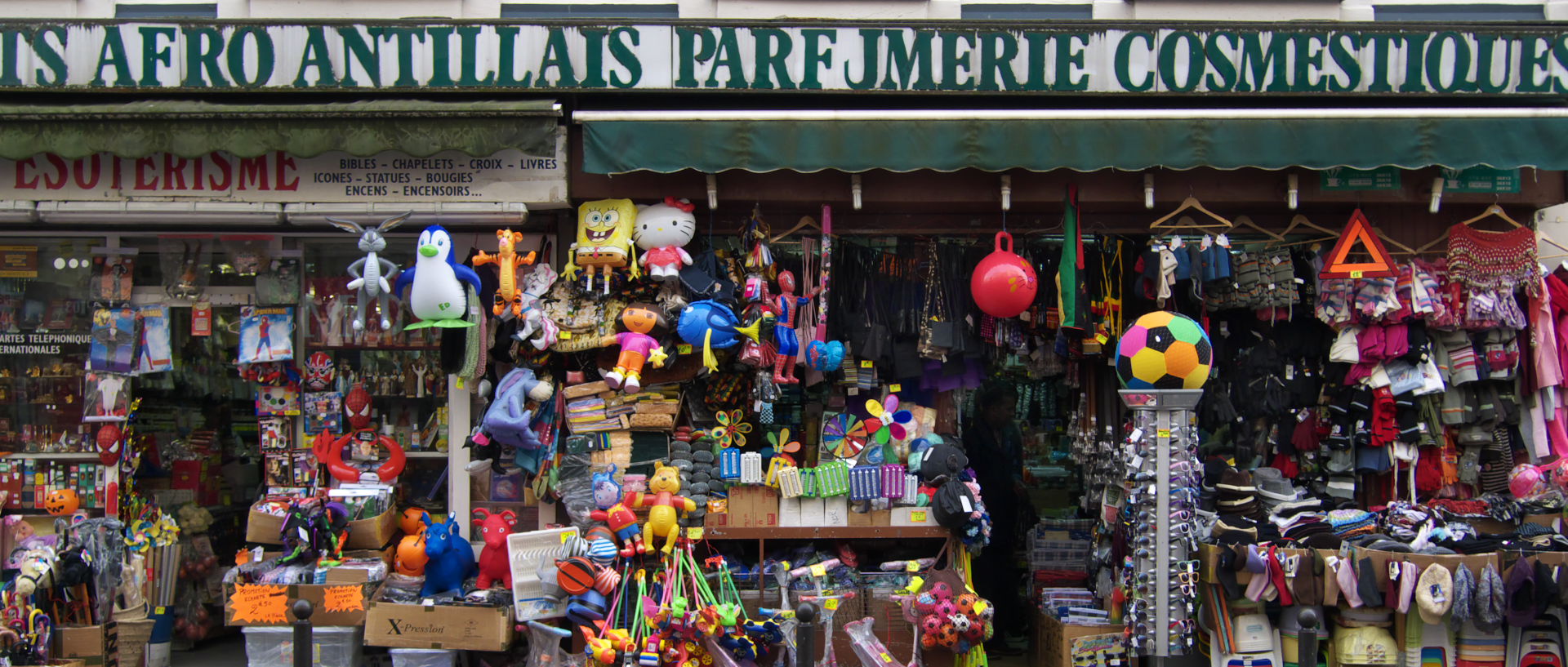 Photo de paysage urbain, Paris, rue du Faubourg du Temple.