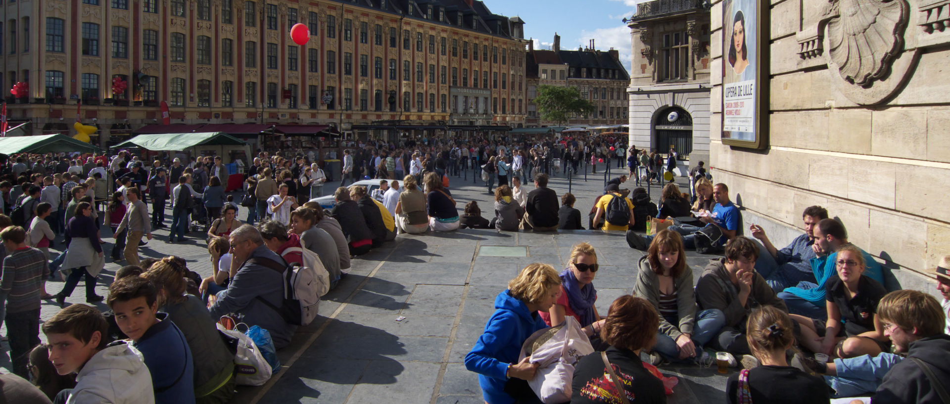 Photo à la braderie de Lille, place du Théâtre.