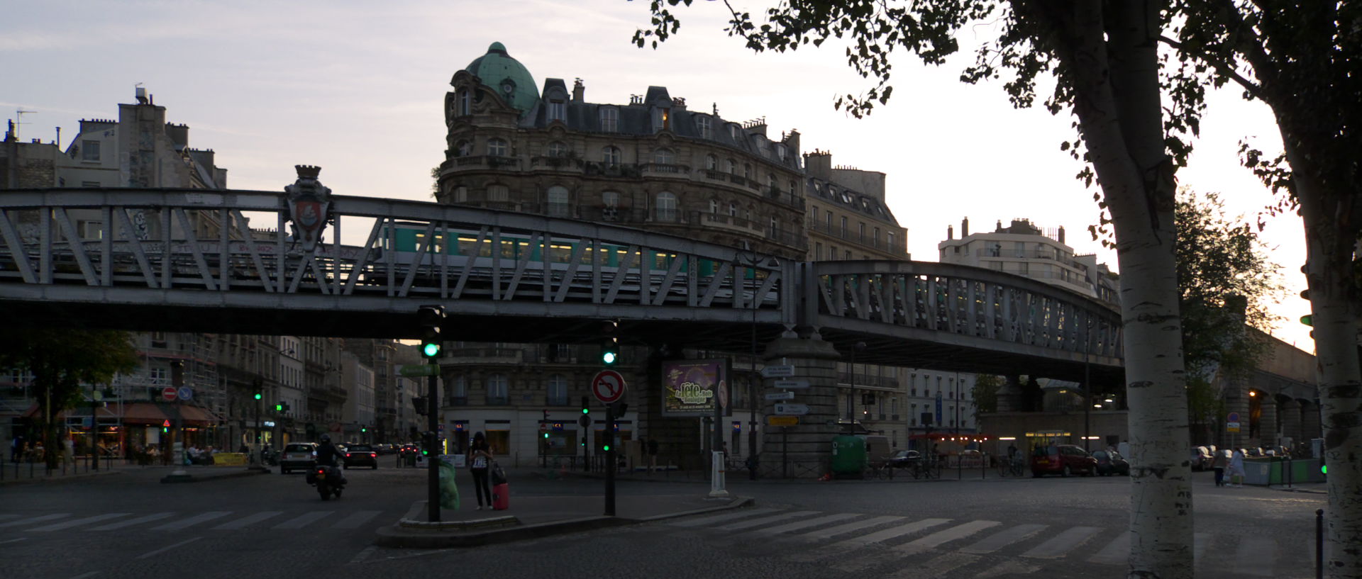 Photo de paysage urbain, Paris, carrefour Sèvres-Lecourbe.