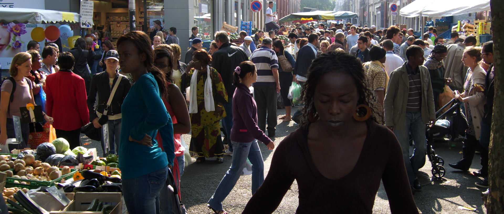 Photo de marché à Wazemmes, Lille, place de la Nouvelle Aventure.