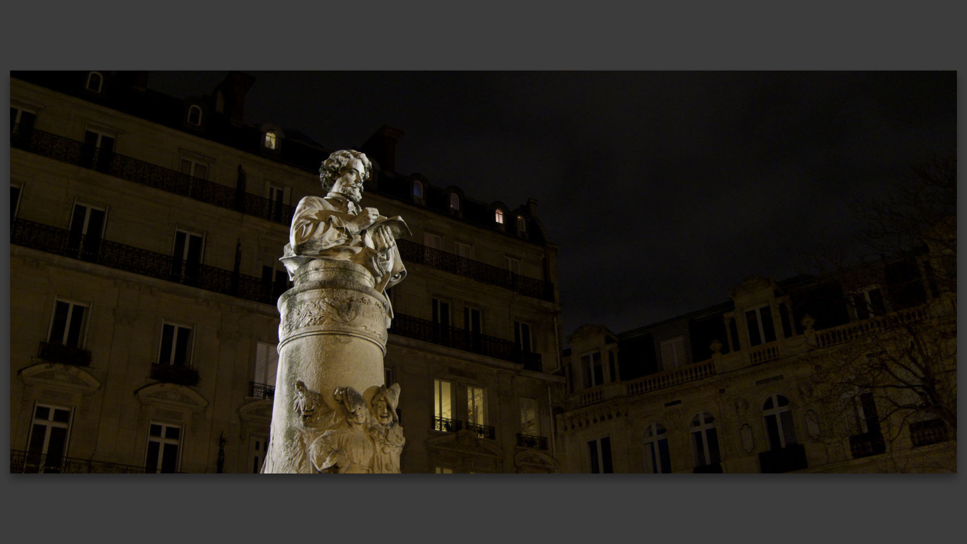 Place Saint-Georges, à Paris.