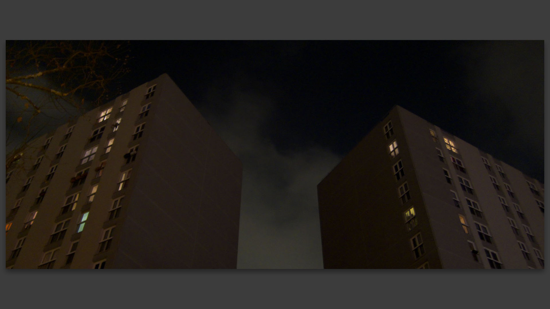 Allée des Frères Voisins, à Paris.