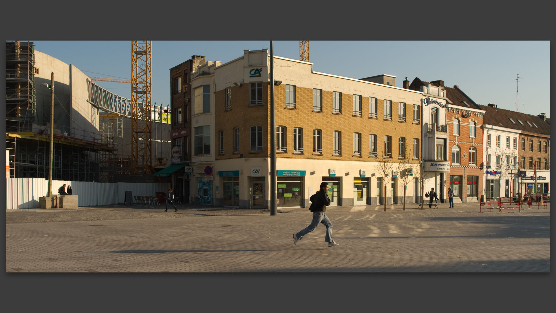 Homme courant, place de la République, à Tourcoing.