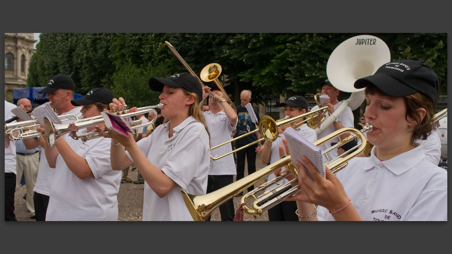 Le music band de Tourcoing, au carnaval do Axé, place de la République, à Lille.