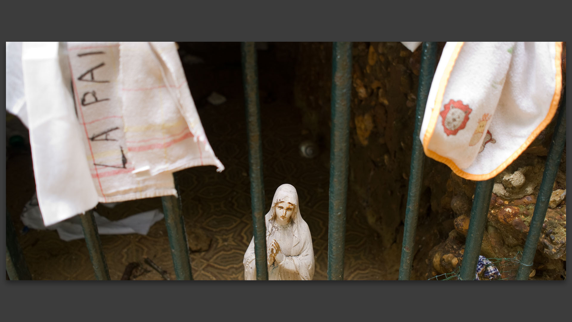 Vénération de la vierge Marie, à la chapelle de la Passion, au Mont des Cats.