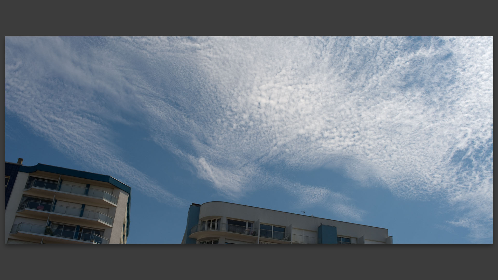 Ciel sur le front de mer au Touquet Paris plage.