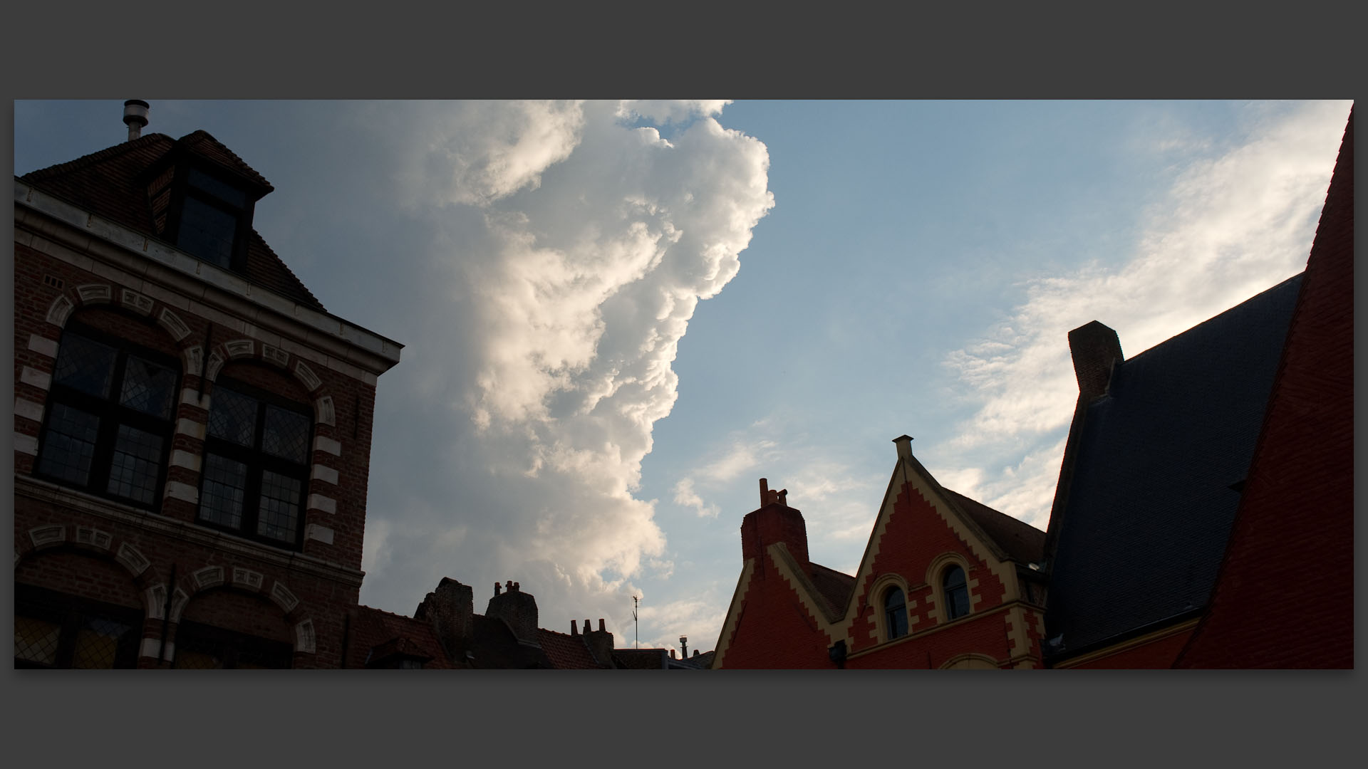 Nuages sur le Vieux Lille.