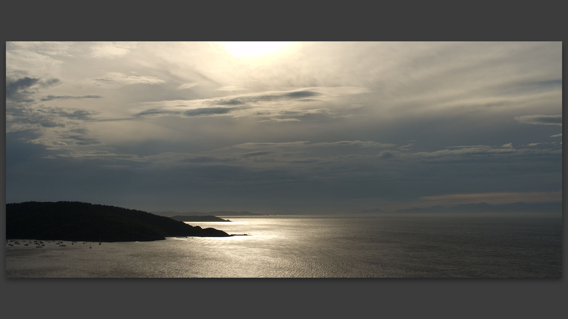 Nuages sur Port Cros.