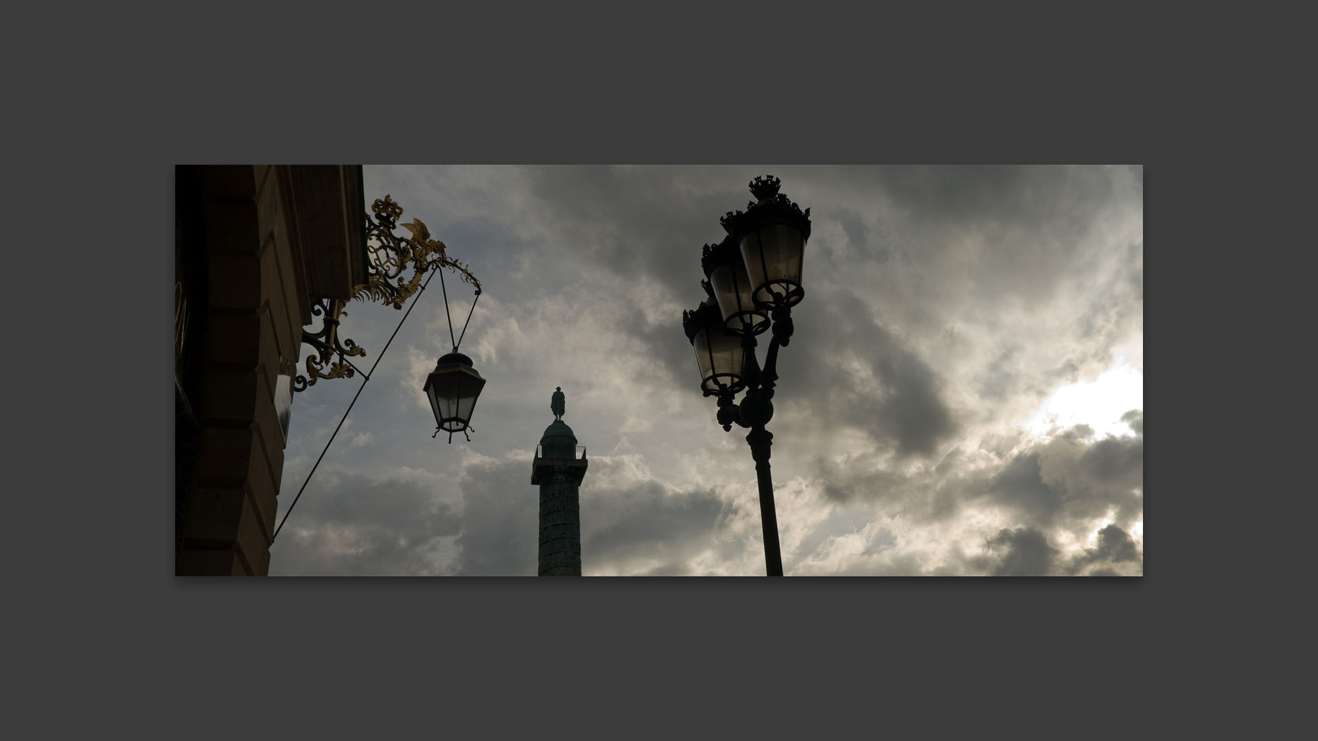 Place Vendôme, à Paris.