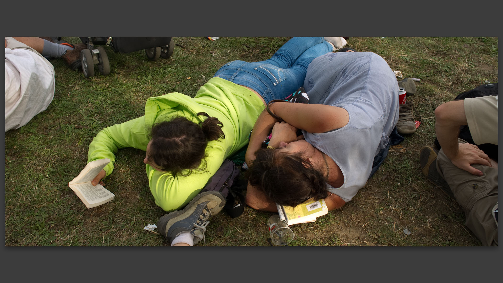 Moment de lecture à la fête de l'Humanité, à La Courneuve.