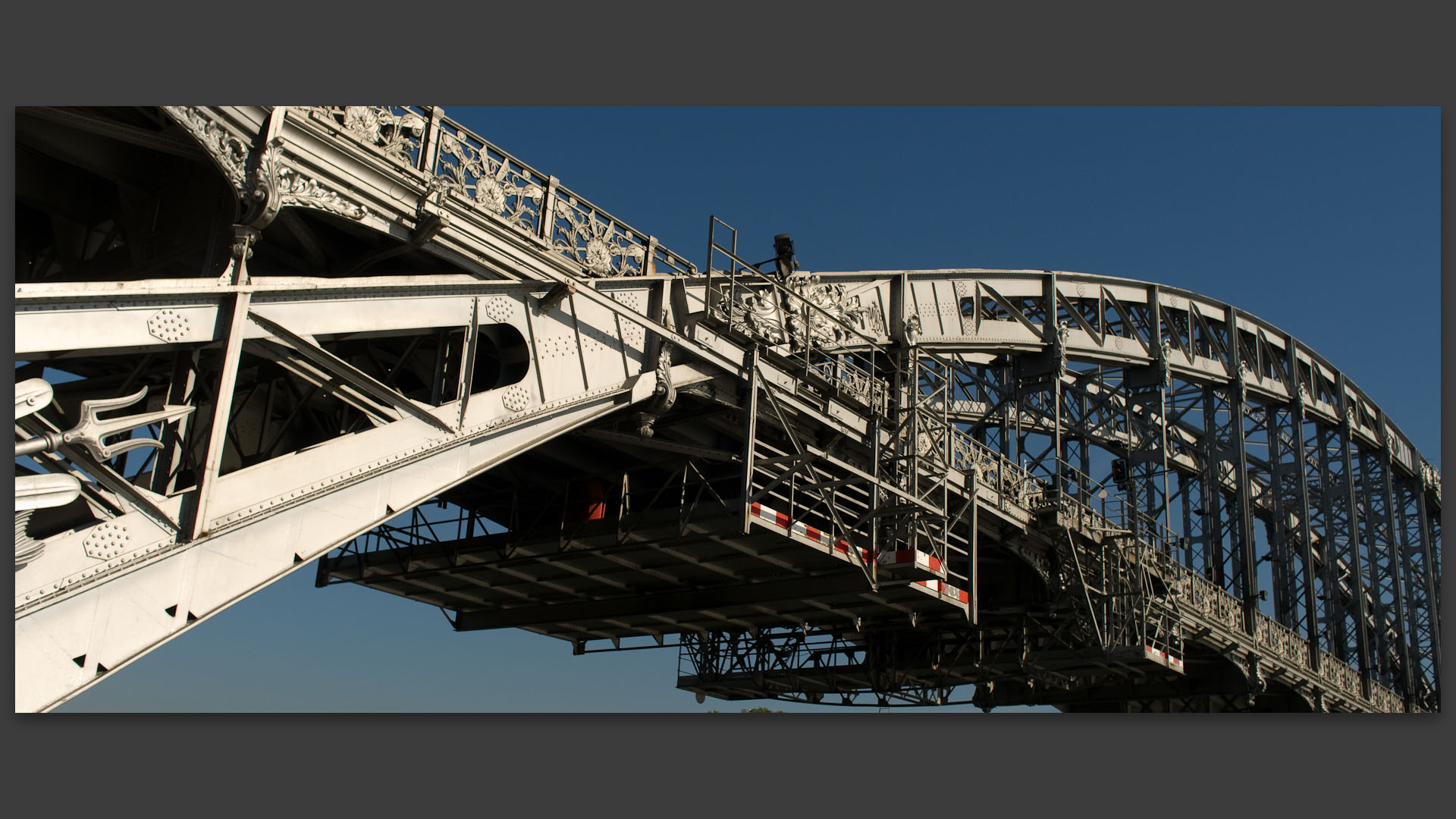 La passerelle d'Austerlitz, à Paris.