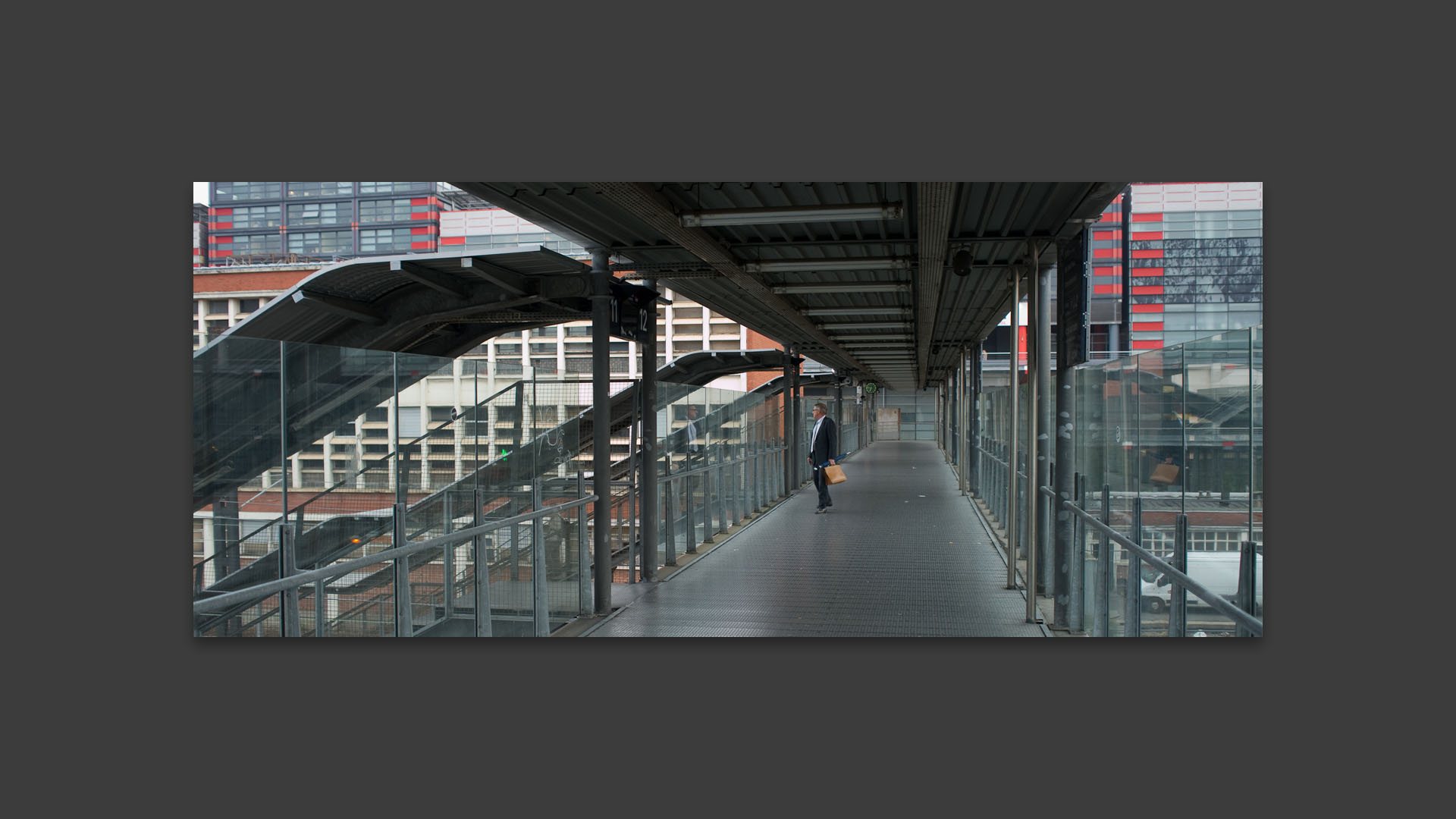 Passerelle de la gare de Lille Flandres.