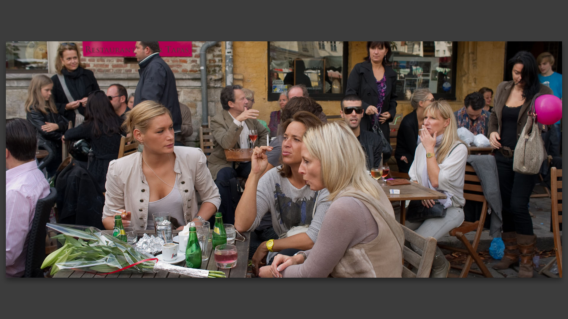 En terrasse, place du Concert, dans le vieux Lille.