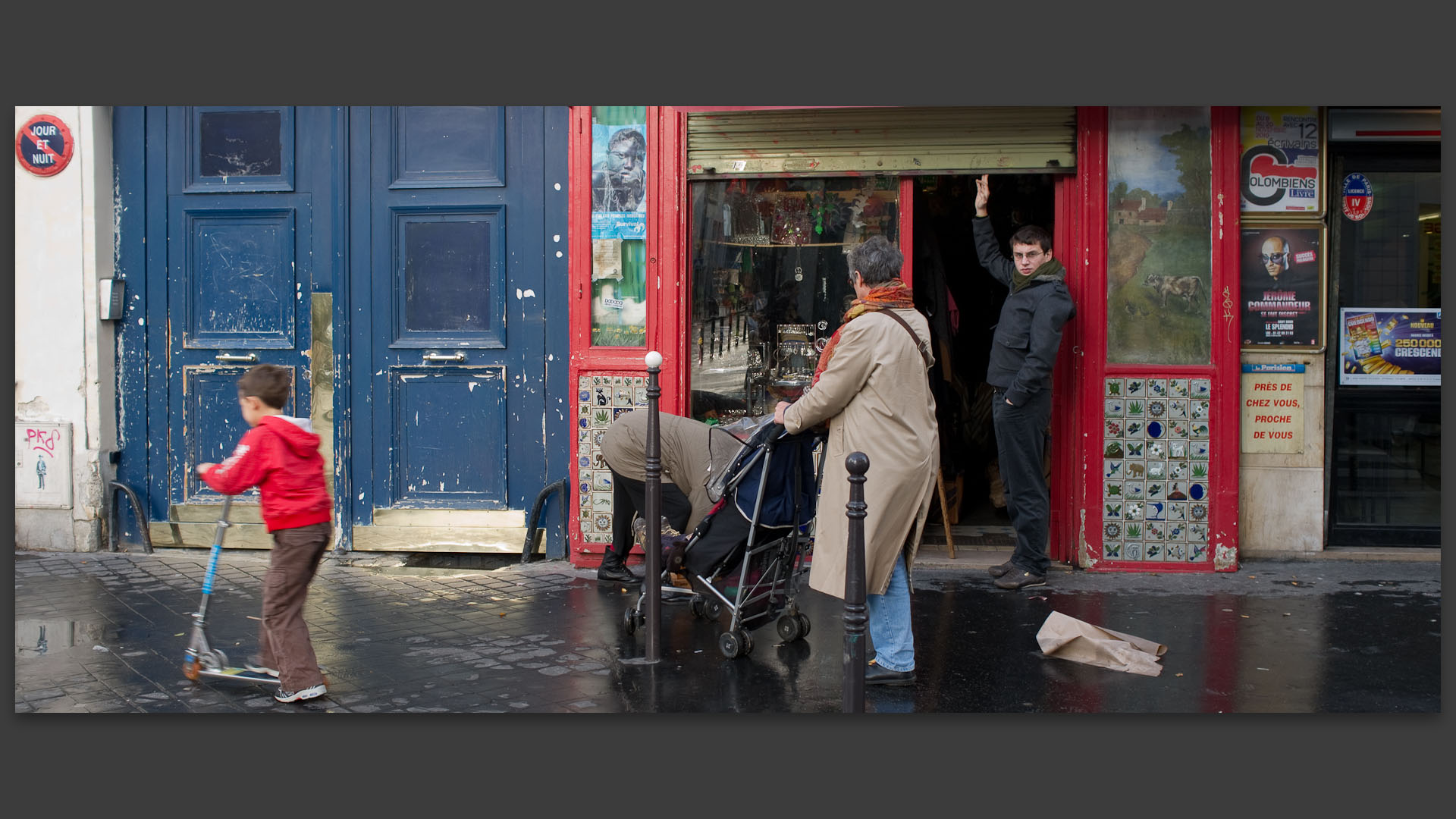 Panne de rideau, rue de la Roquette, à Paris.