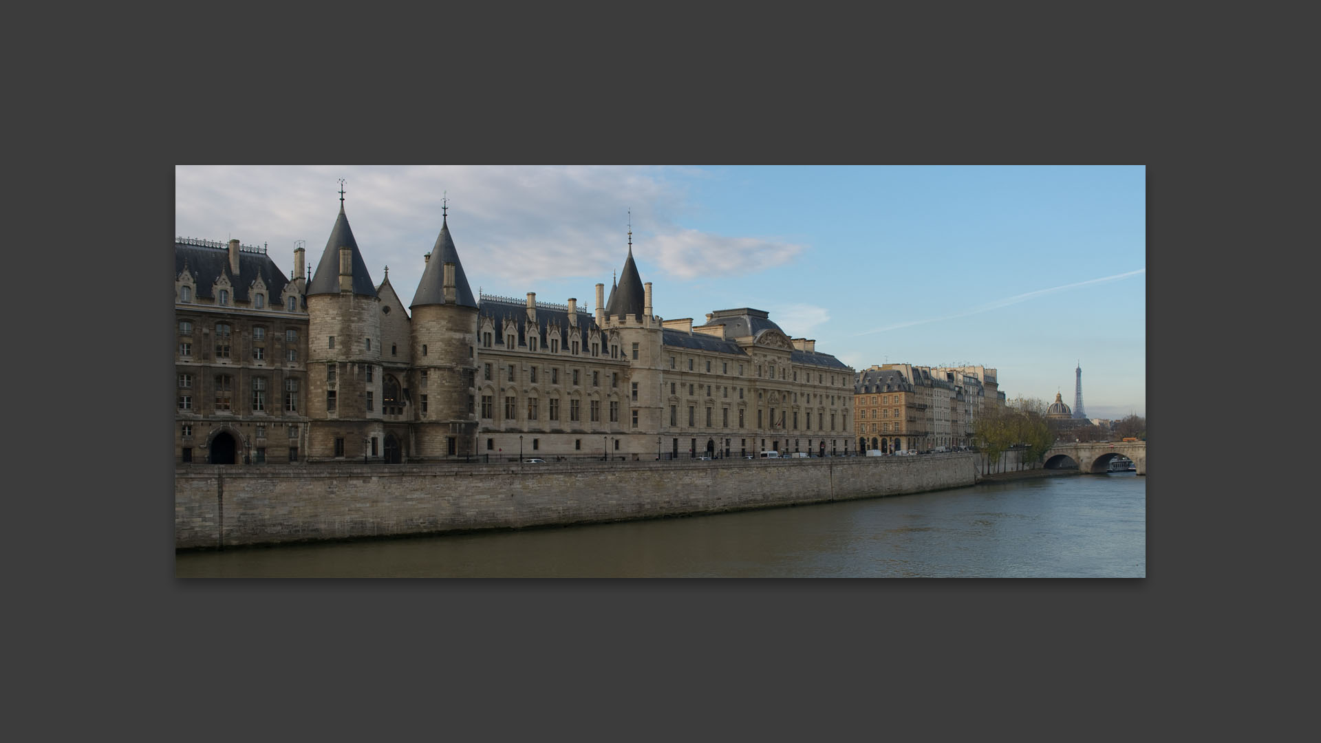 La Conciergerie, quai de l'Horloge, à Paris.