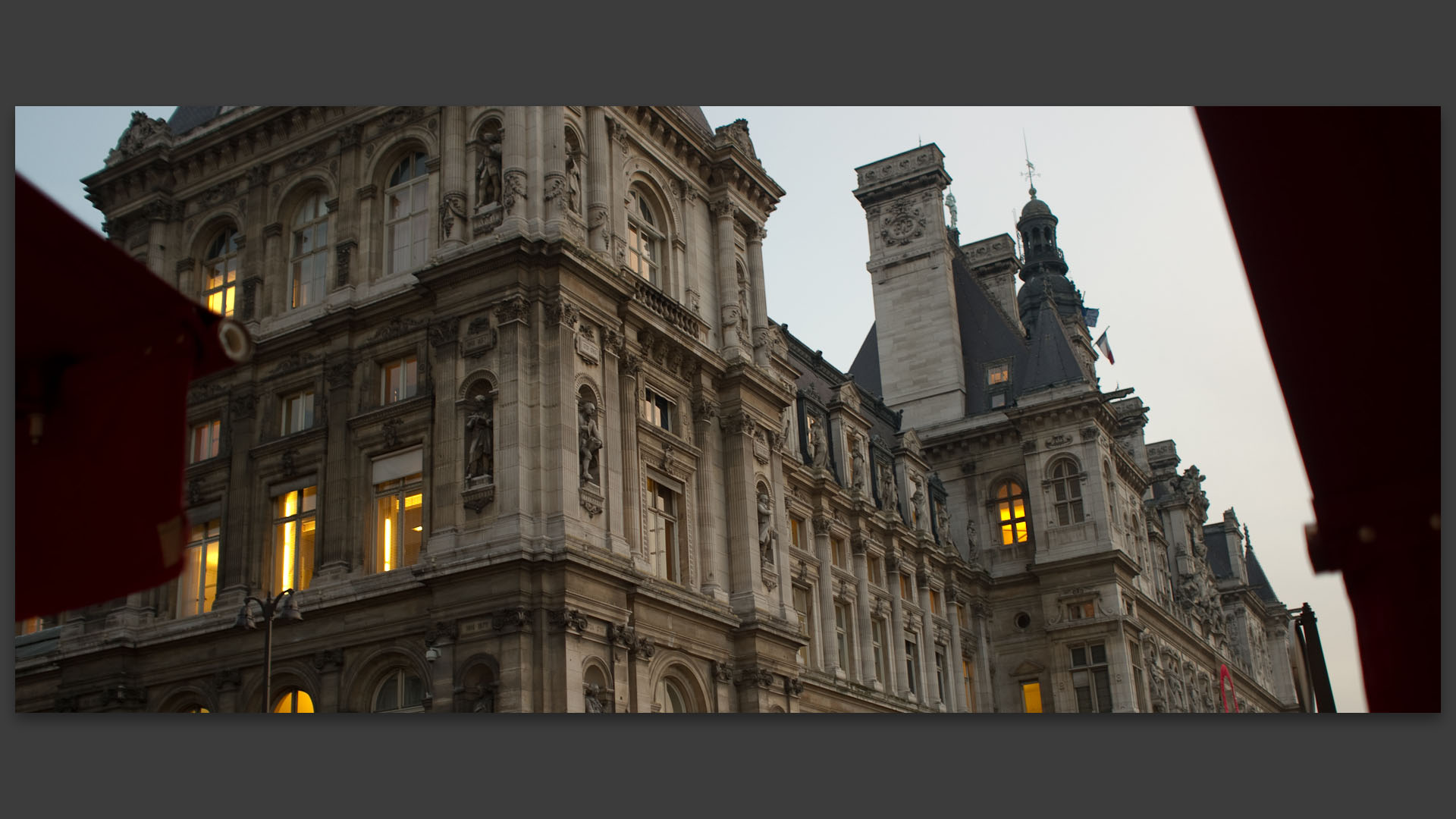 L'hôtel de ville de Paris.