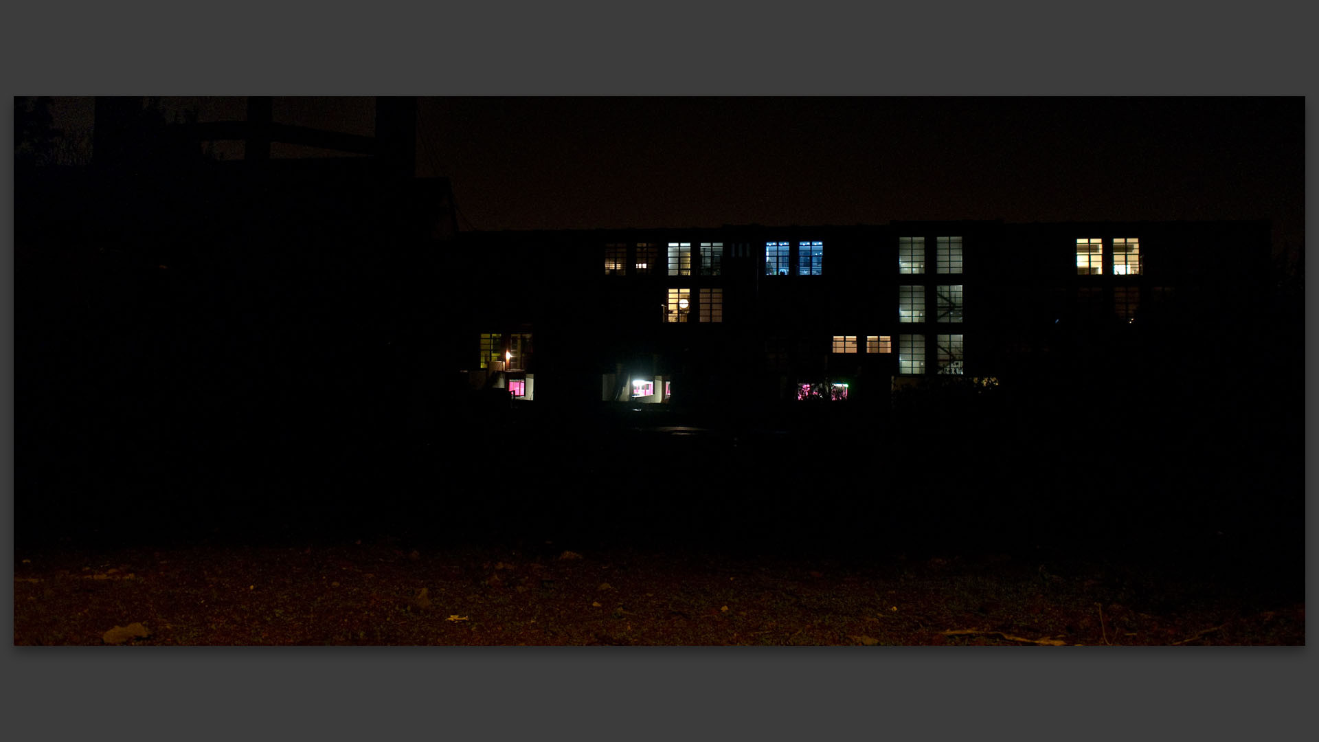 Les lofts de la Filature vus de la rue de Saint-Omer, à Tourcoing.